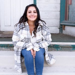 Meet your Posher, Alicia